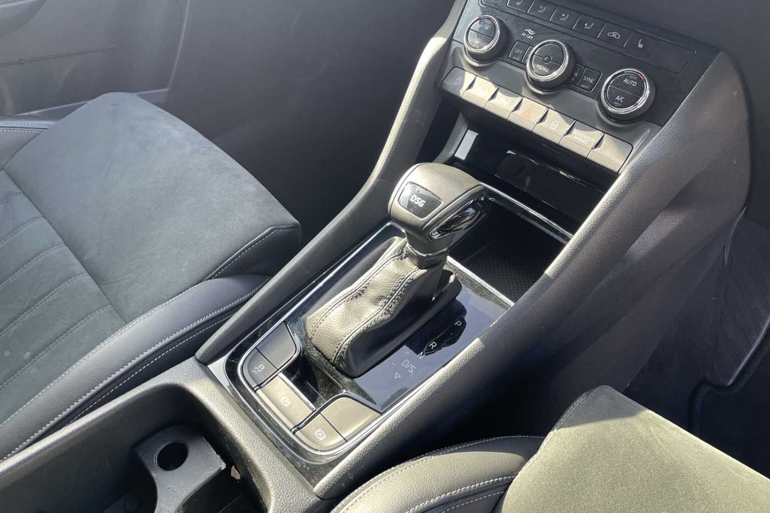 SKODA Karoq SUV 1.0 TSI (115ps) SE L DSG