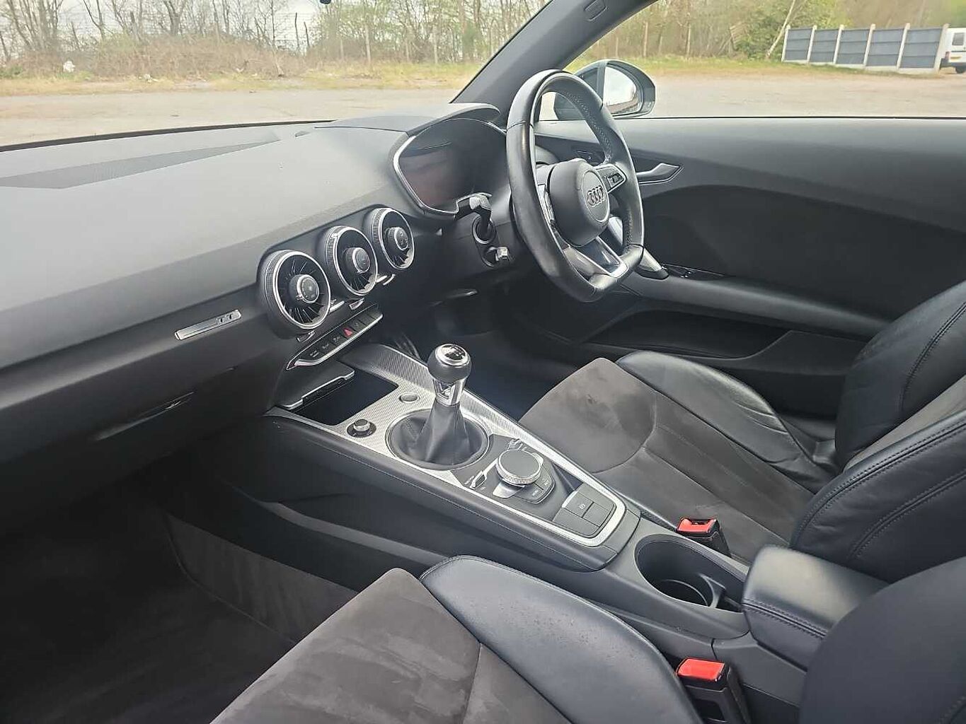 Audi TT Coupe 1.8 T FSI Sport (180 PS)