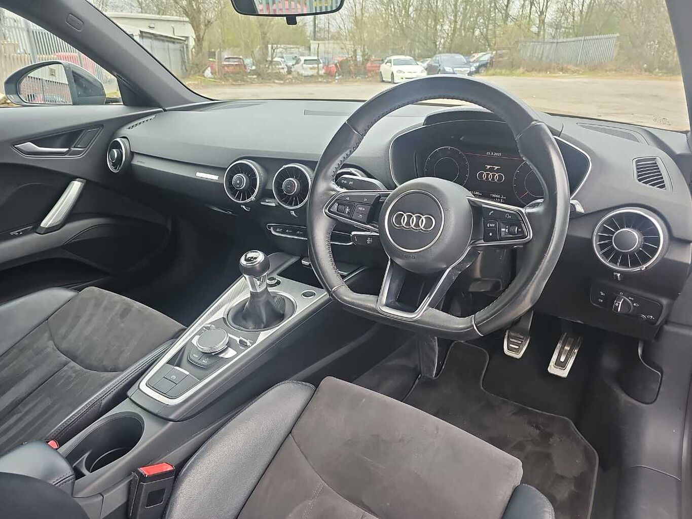 Audi TT Coupe 1.8 T FSI Sport (180 PS)