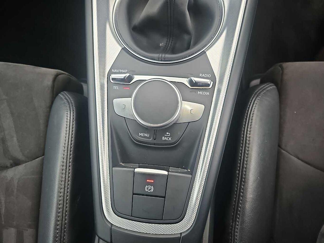 Audi TT Coupe 1.8 T FSI Sport (180 PS)